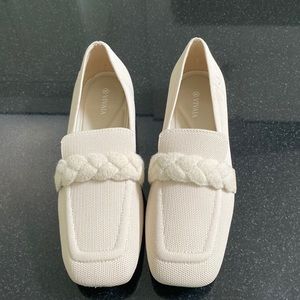 GORGEOUS Vivaia beige braided loafer. NWOT